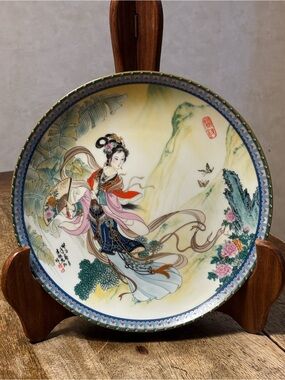 Vintage Imperial Jingdezhen Porcelain Plate #1 Pao-Chai Beauties Red Mansion